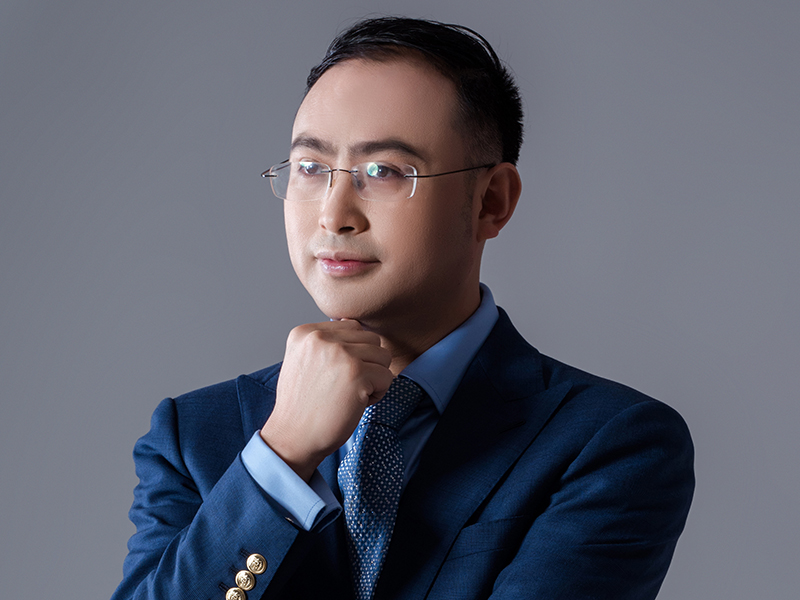 龙承万